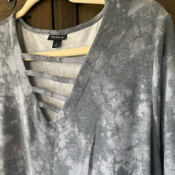 TORRID✨Plush Long Sleeve Top - Picture 5 of 11